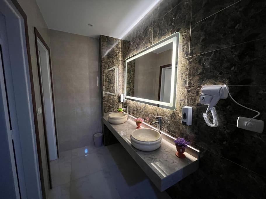 Luxury Apartment Downtown Il Cairo Esterno foto