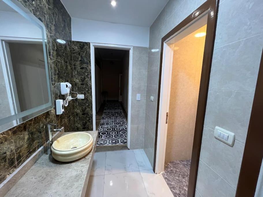 Luxury Apartment Downtown Il Cairo Esterno foto